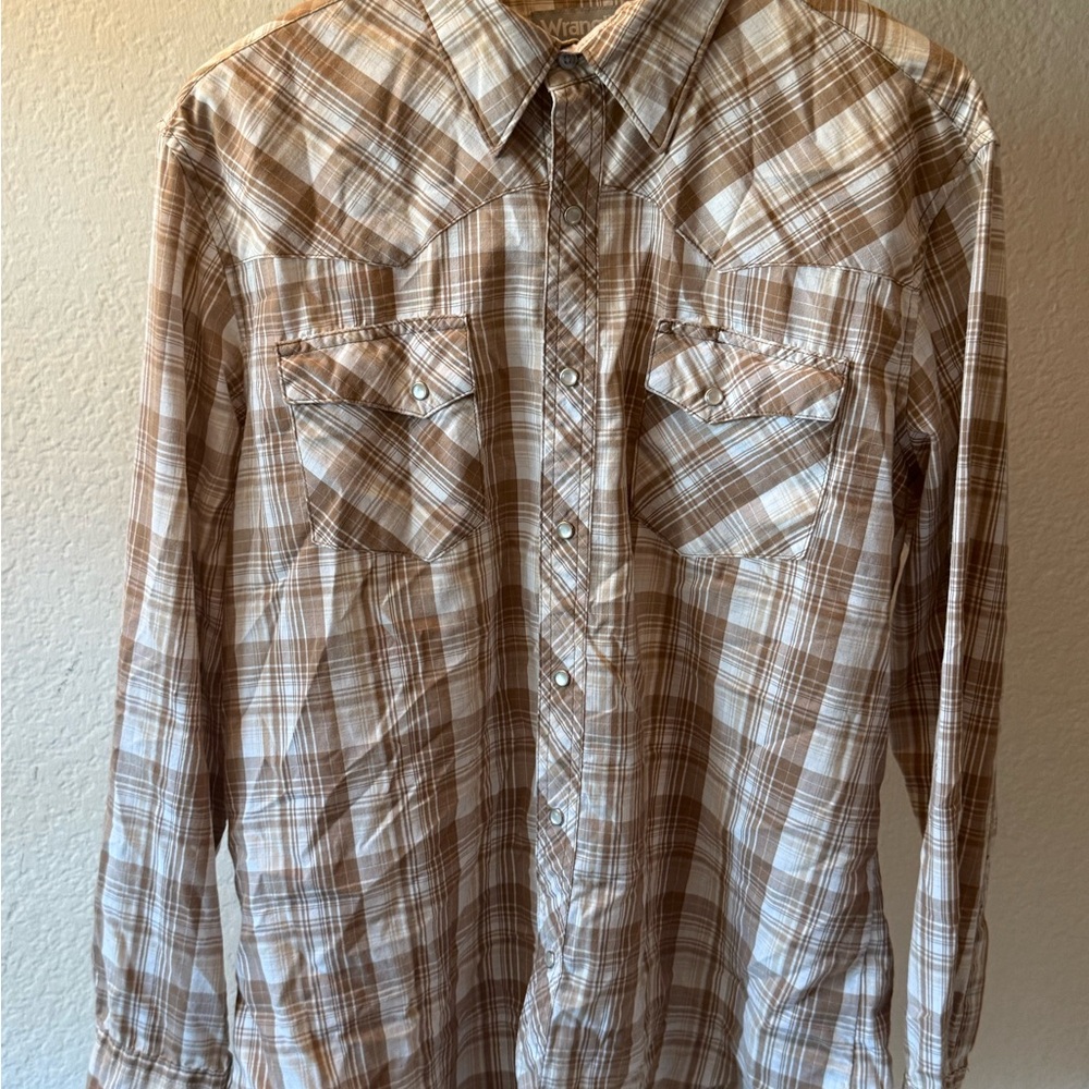 Wrangler Men's Tan Plaid Button Down Shirt